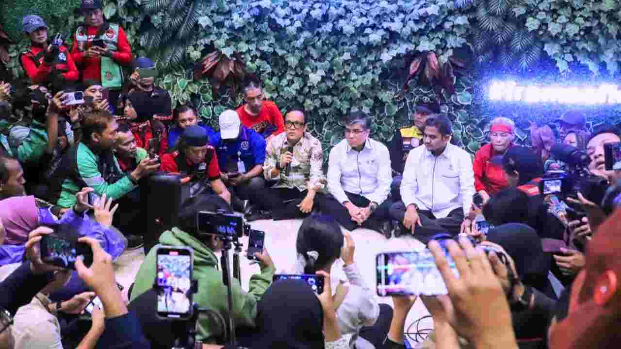 Demo Ojol Desak THR Tunai, Grab dan Gojek Tanggapi