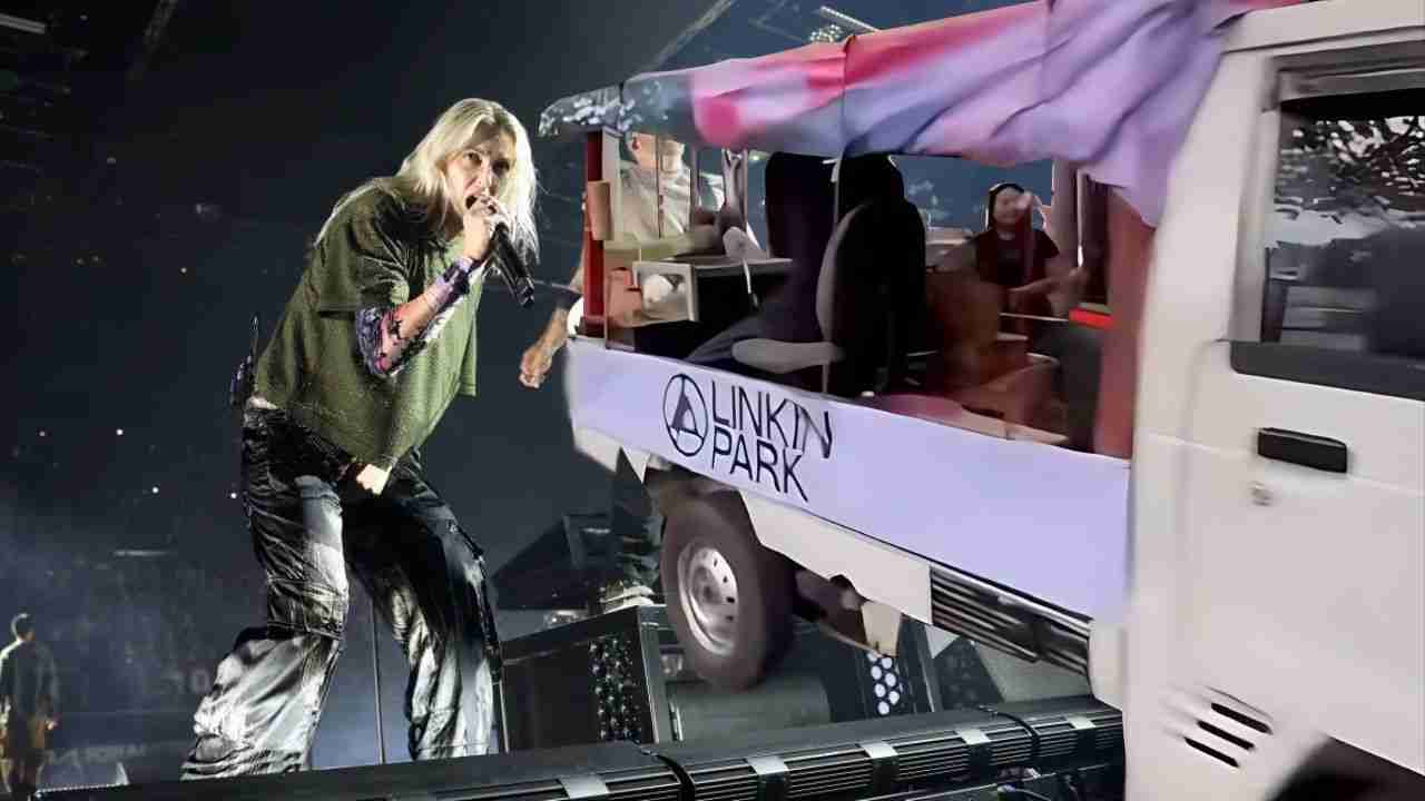 heboh linkin park feat tahu bulat gratis, warga jakarta kompres