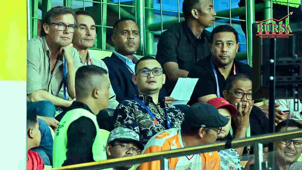 patrick kluivert dan alex pastoor pantau pemain timnas kompres