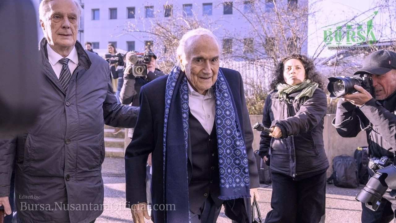 Blatter dan Platini Kembali di Persidangan, Tegaskan Tidak Bersalah