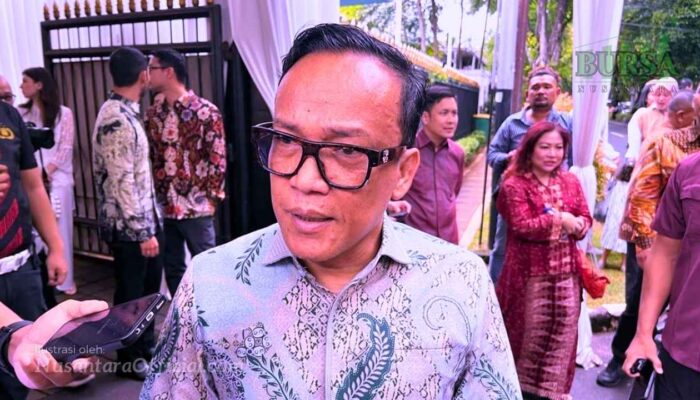 Danareksa Dikabarkan Akuisisi Sritex, Wamenaker Angkat Bicara