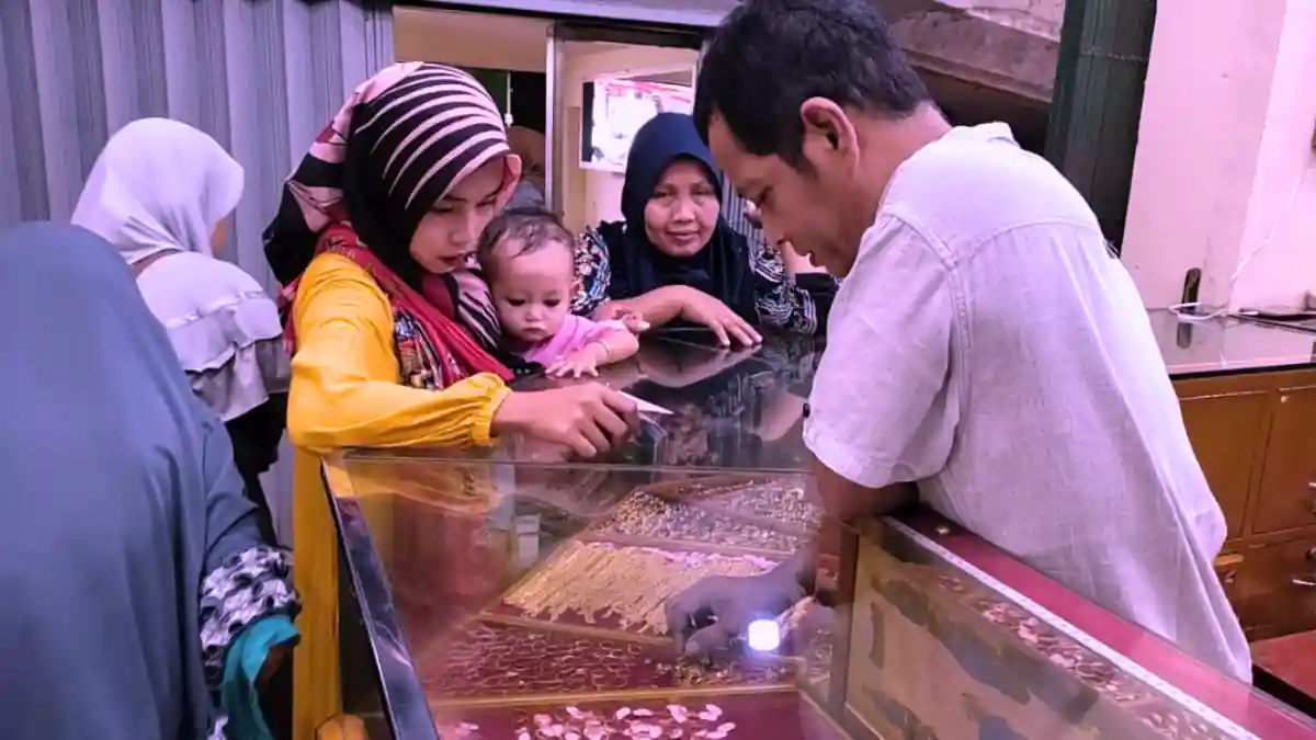 Emas Perhiasan Naik Tipis, Tapi Pasar Justru Lebih Suka Diam