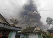Semeru Erupsi Lagi, Warga Diminta Jauhi Besuk Kobokan