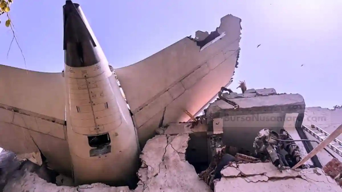 Air India Jatuh di Ahmedabad, 200 Tewas dan Satu Selamat