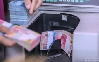 Saat BI rate menurun, bank digital justru menaikkan bunga kredit UMKM dan konsumsi karena risiko tinggi dan beban operasional, timbulkan beban baru.