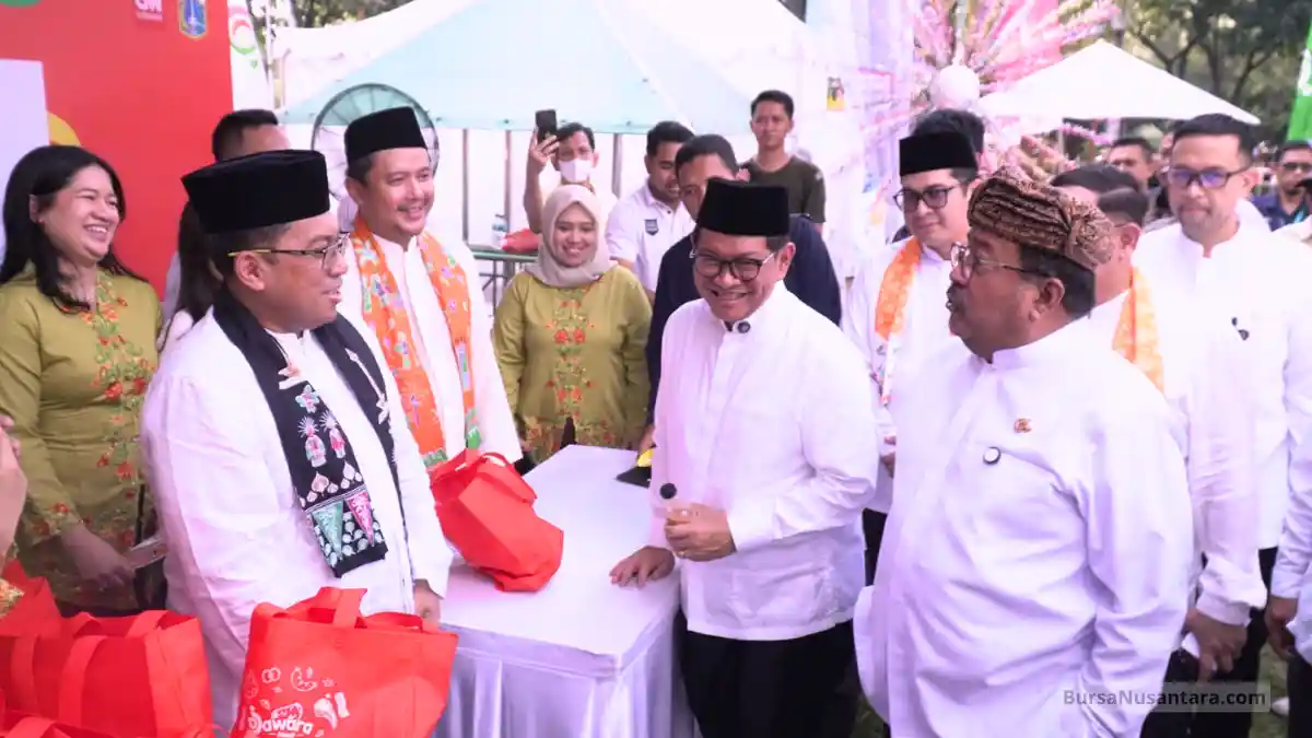 Dharma Jaya Bagikan 1.000 Paket Pangan di Bazaar HUT Jakarta