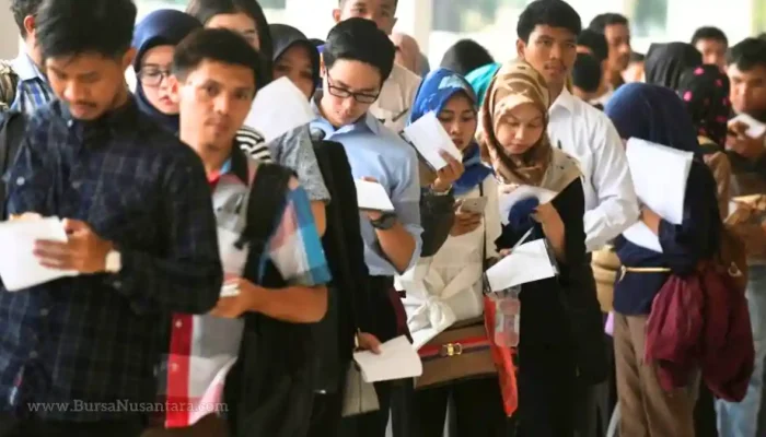 Kemnaker Larang Batas Usia Rekrutmen Kerja di Seluruh Wilayah