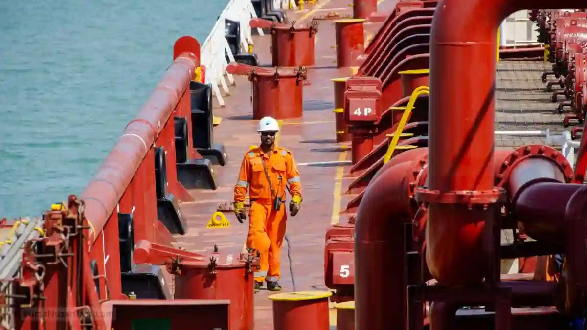 Minyak Naik 20% di Juni, Pasar Global Siaga Ketegangan Iran-Israel